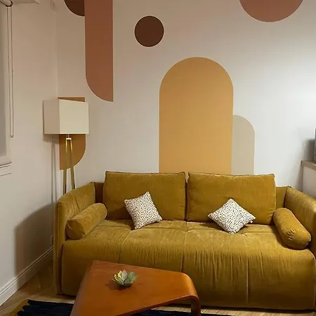 : Le Charme Du Canal St Martin Apartment *