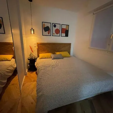 Apartment : Le Charme Du Canal St Martin